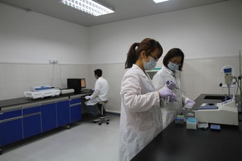 参观临汾中天华康亲子鉴定中心实验室 29